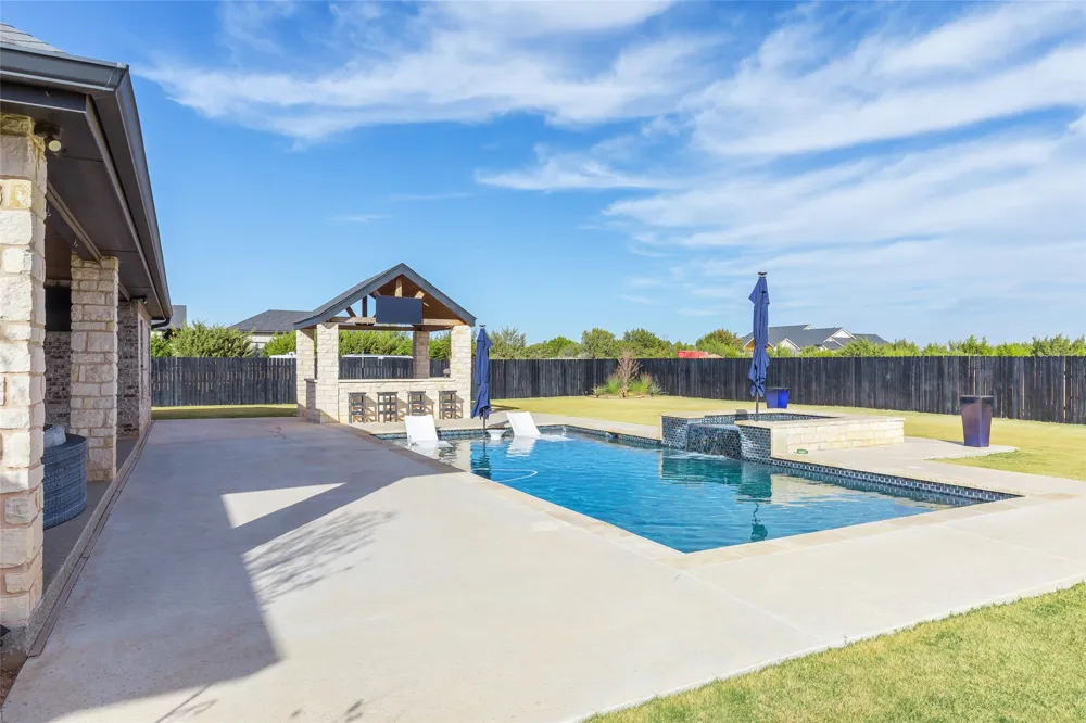 169 Pine Springs Cove Tuscola, TX 79562