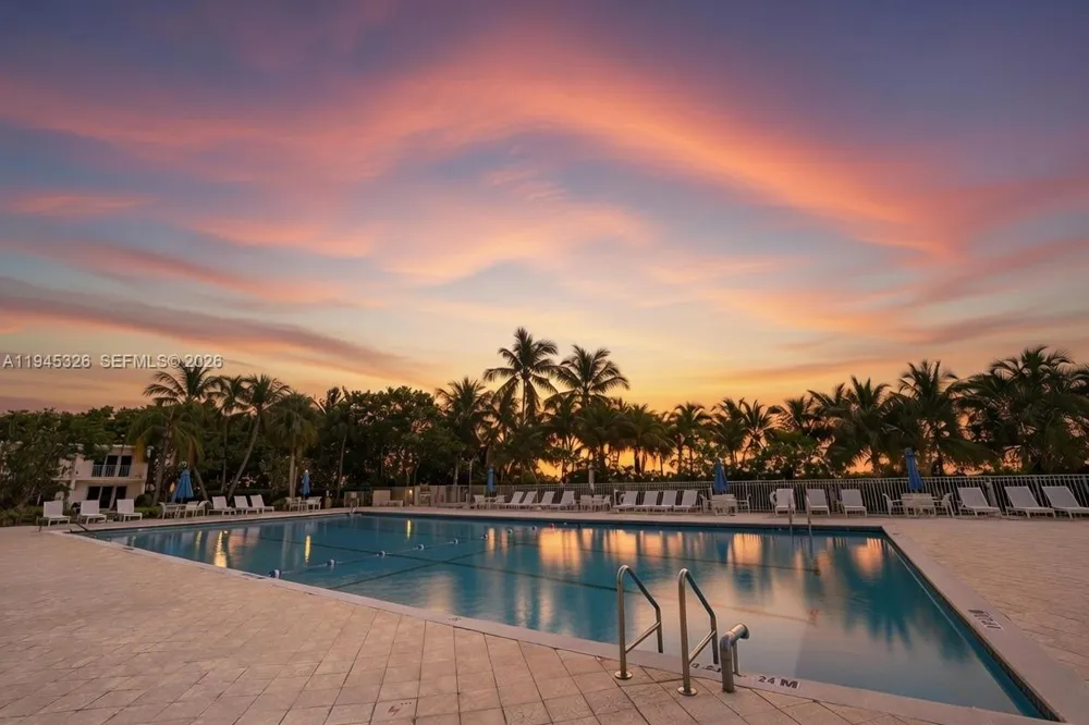 881 Ocean Dr #TH15 Key Biscayne, FL 33149