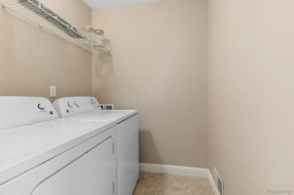 11650 Weingartz West Utica City, MI 48315