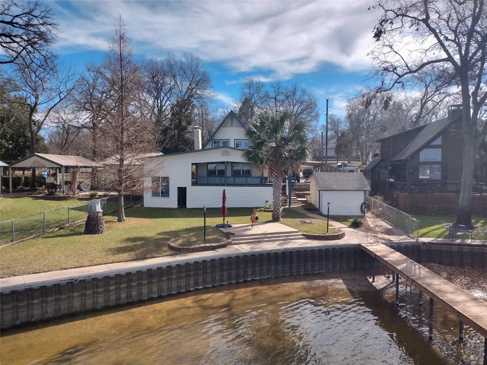 201 Oak Acres Drive Malakoff, TX 75148