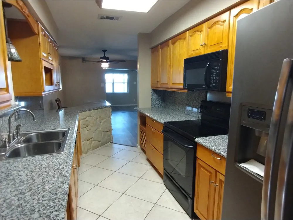 201 Oak Acres Drive Malakoff, TX 75148