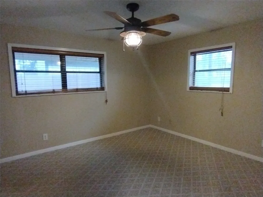 201 Oak Acres Drive Malakoff, TX 75148