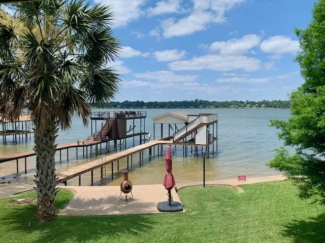 201 Oak Acres Drive Malakoff, TX 75148