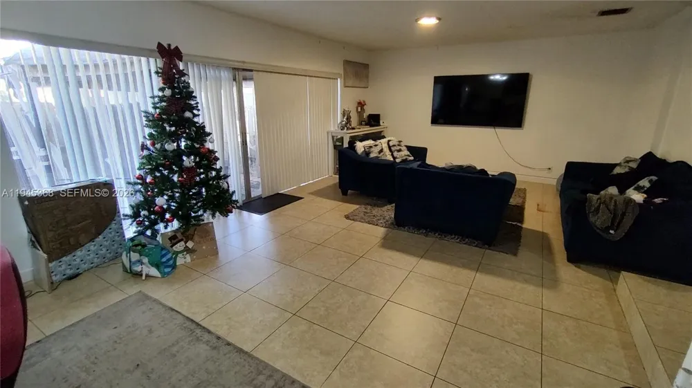 8199 NW 8th Mnr #1 Plantation, FL 33324