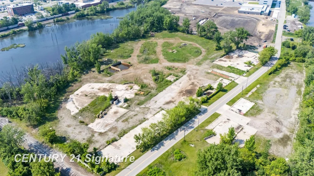 1445 Niagara Street Saginaw City, MI 48602