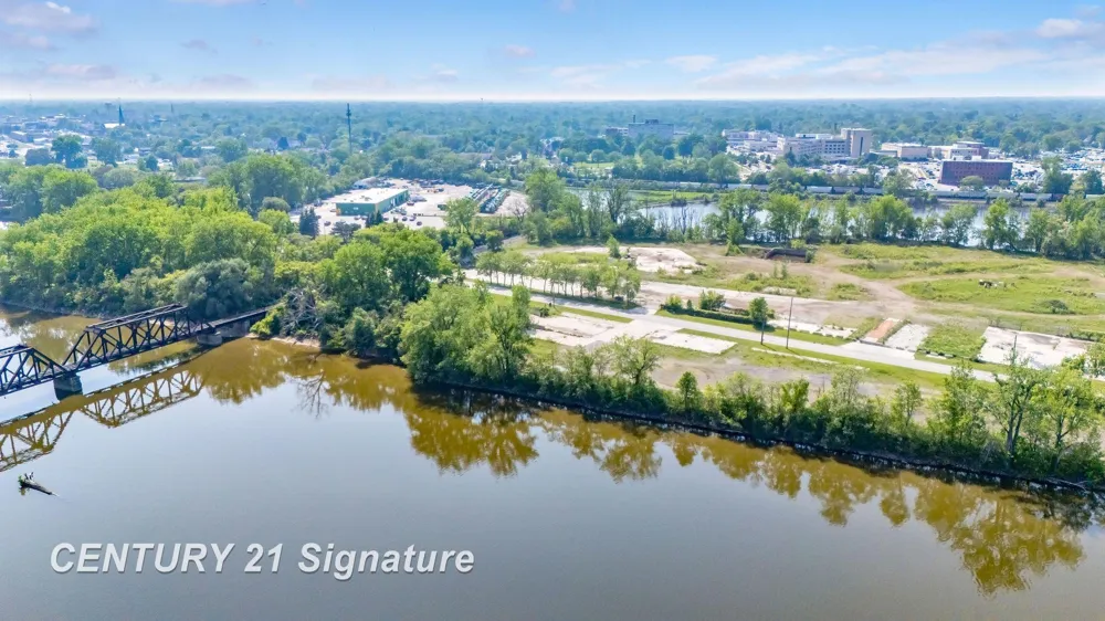 1445 Niagara Street Saginaw City, MI 48602