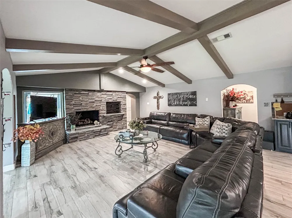 7078 Gupton Road Brazoria, TX 77422