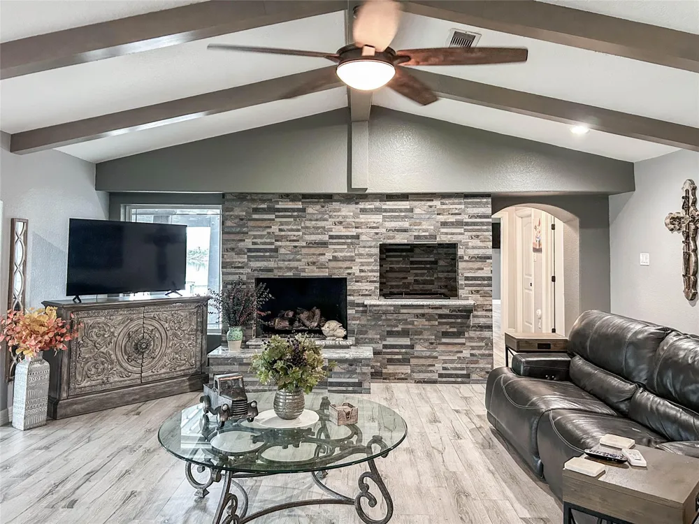 7078 Gupton Road Brazoria, TX 77422