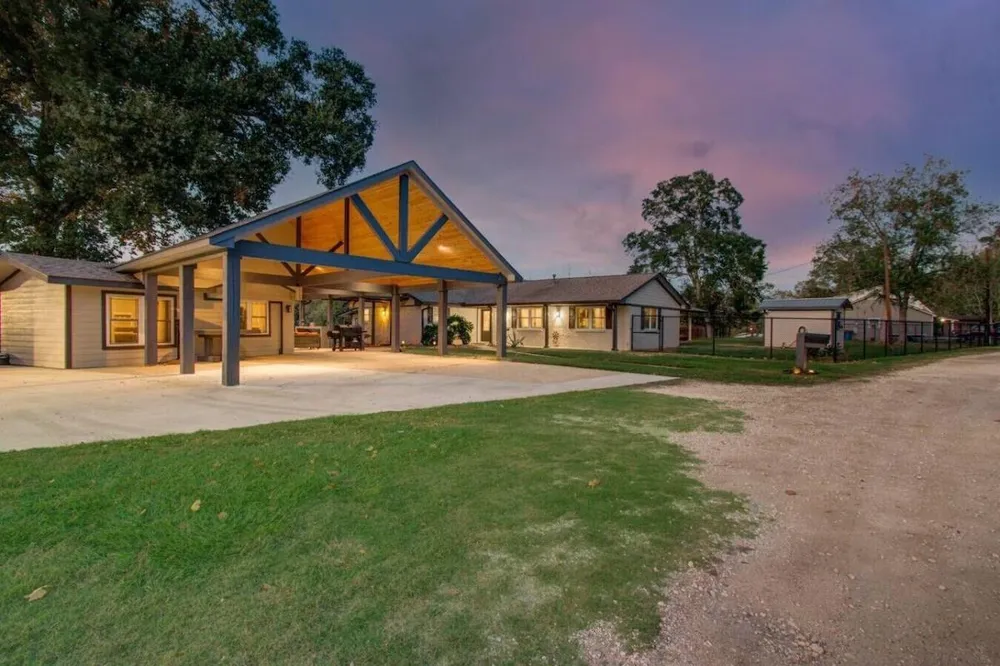 7078 Gupton Road Brazoria, TX 77422
