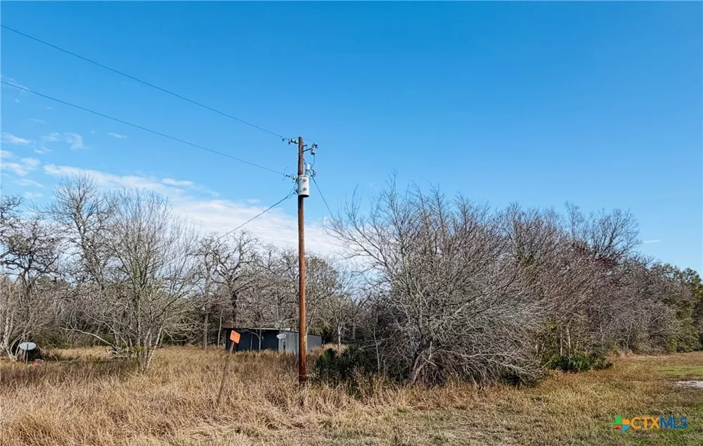10102 US Highway 90a Hallettsville, TX 77964