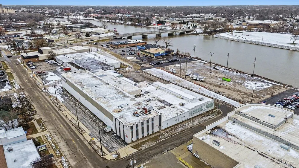 916 Niagara Street Saginaw City, MI 48602