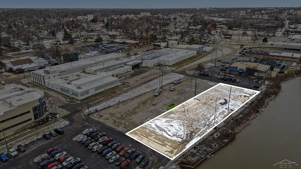916 Niagara Street Saginaw City, MI 48602