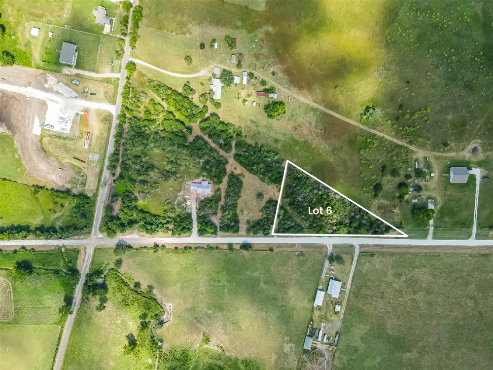 6 County Road 110 Iola, TX 77861