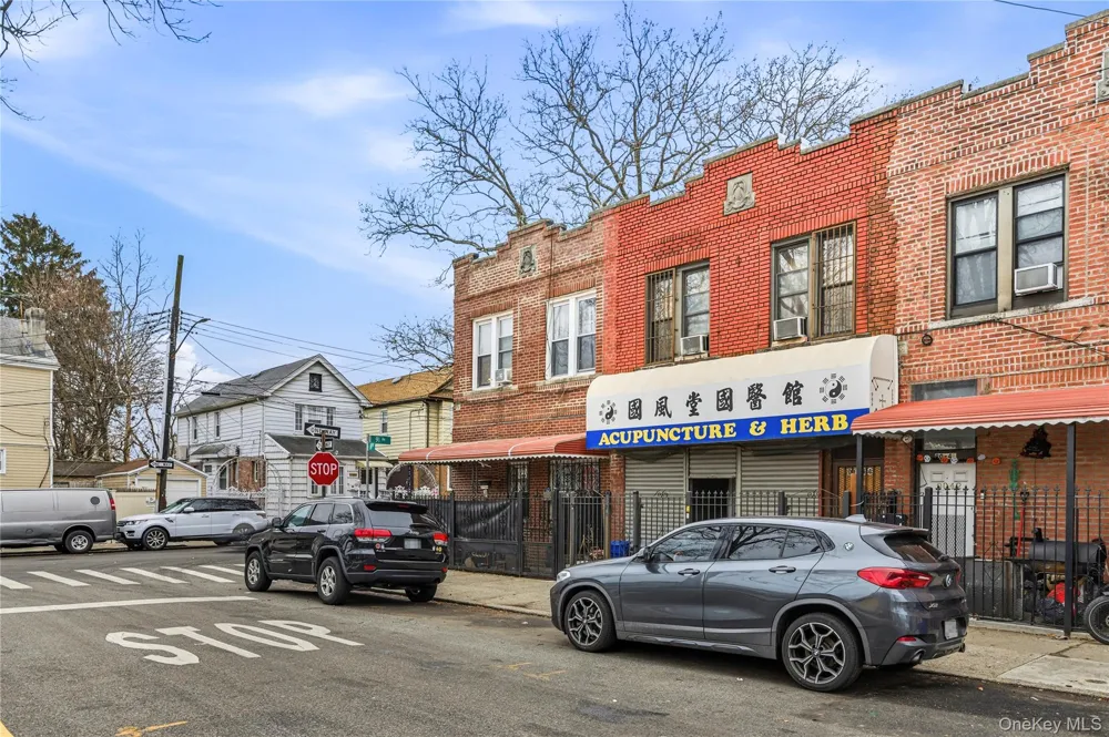 82-15 91 AVENUE Woodhaven, NY 11421