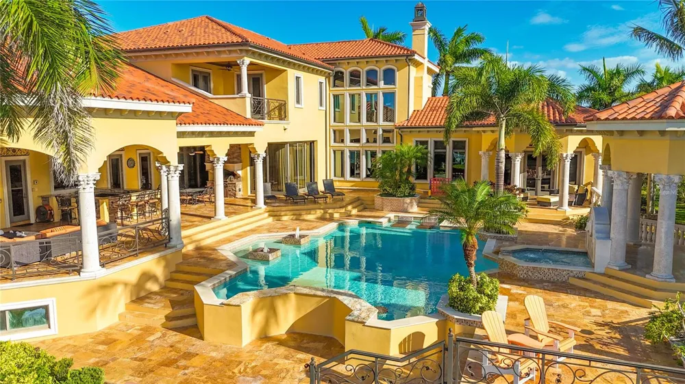 1363 OCEANVIEW DRIVE Tierra Verde, FL 33715