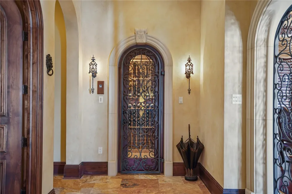 1363 OCEANVIEW DRIVE Tierra Verde, FL 33715