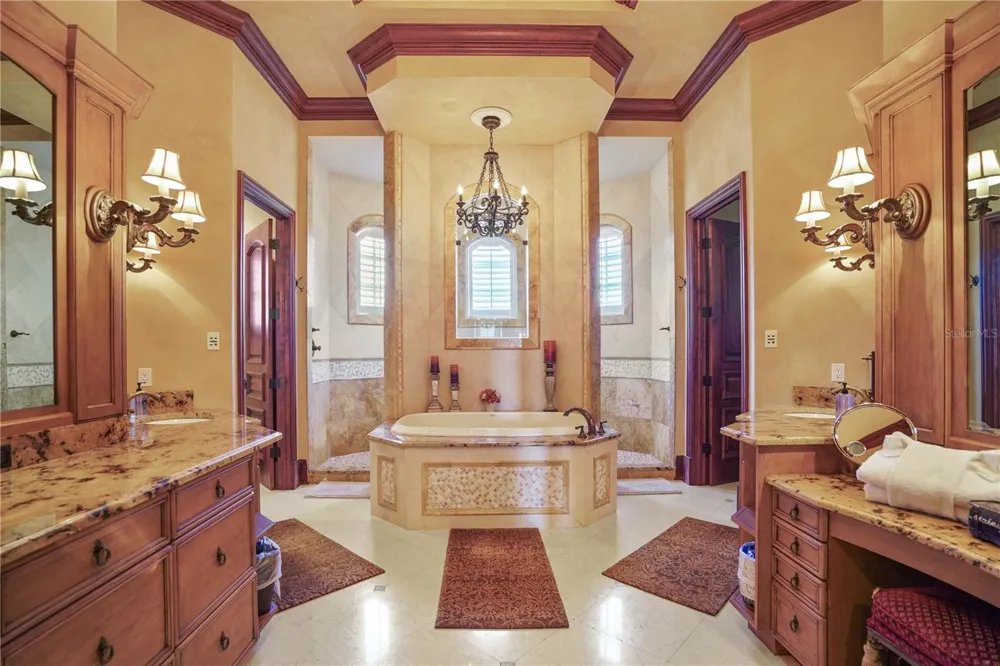1363 OCEANVIEW DRIVE Tierra Verde, FL 33715