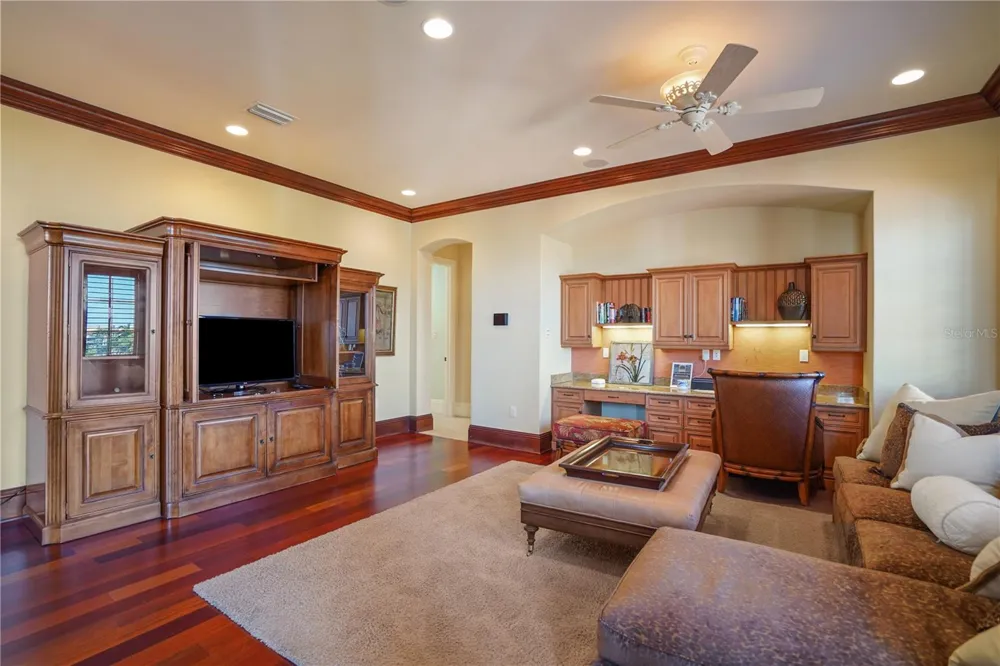 1363 OCEANVIEW DRIVE Tierra Verde, FL 33715