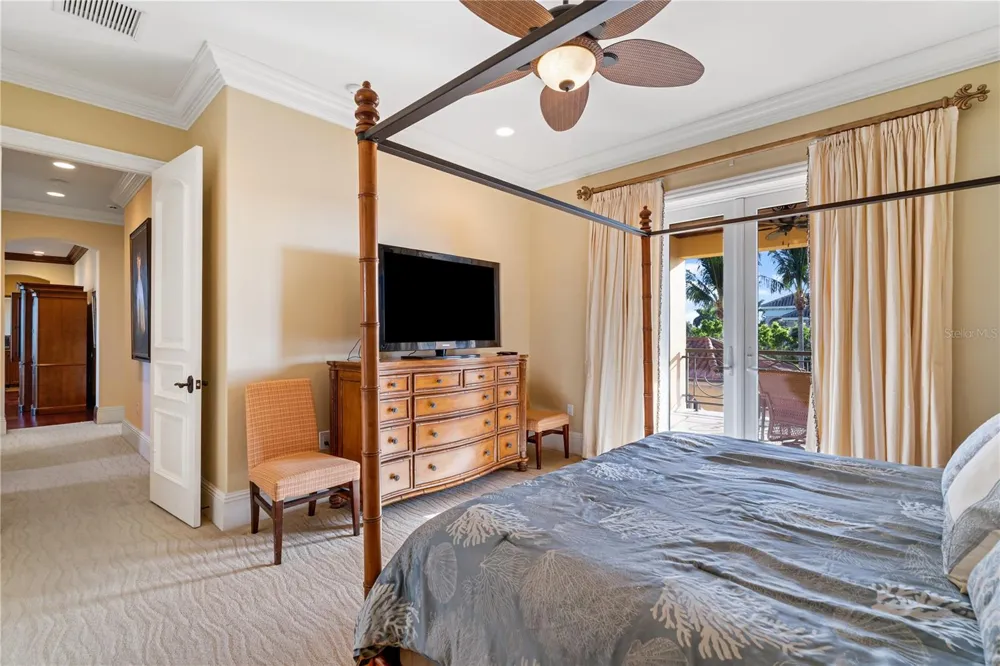 1363 OCEANVIEW DRIVE Tierra Verde, FL 33715