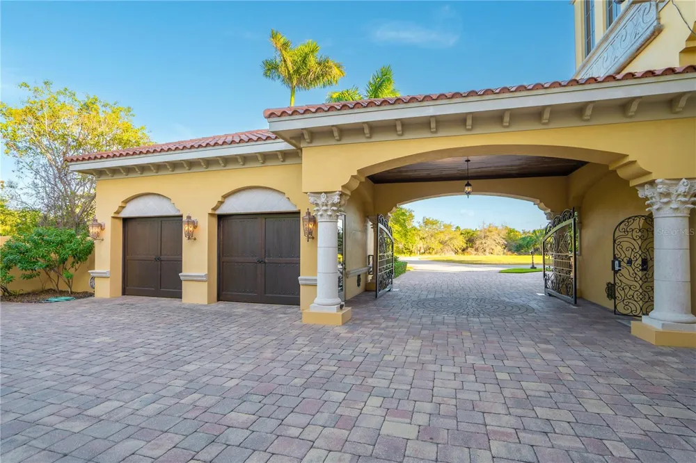 1363 OCEANVIEW DRIVE Tierra Verde, FL 33715