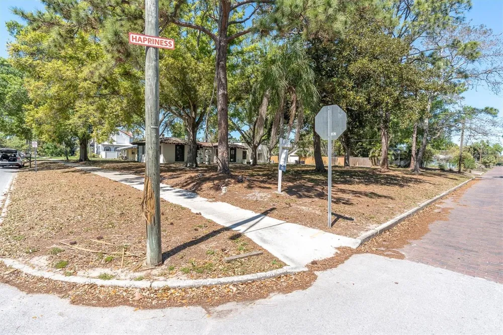 6201 11TH AVENUE S Gulfport, FL 33707