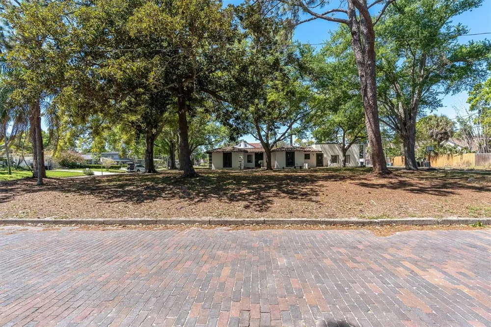 6201 11TH AVENUE S Gulfport, FL 33707