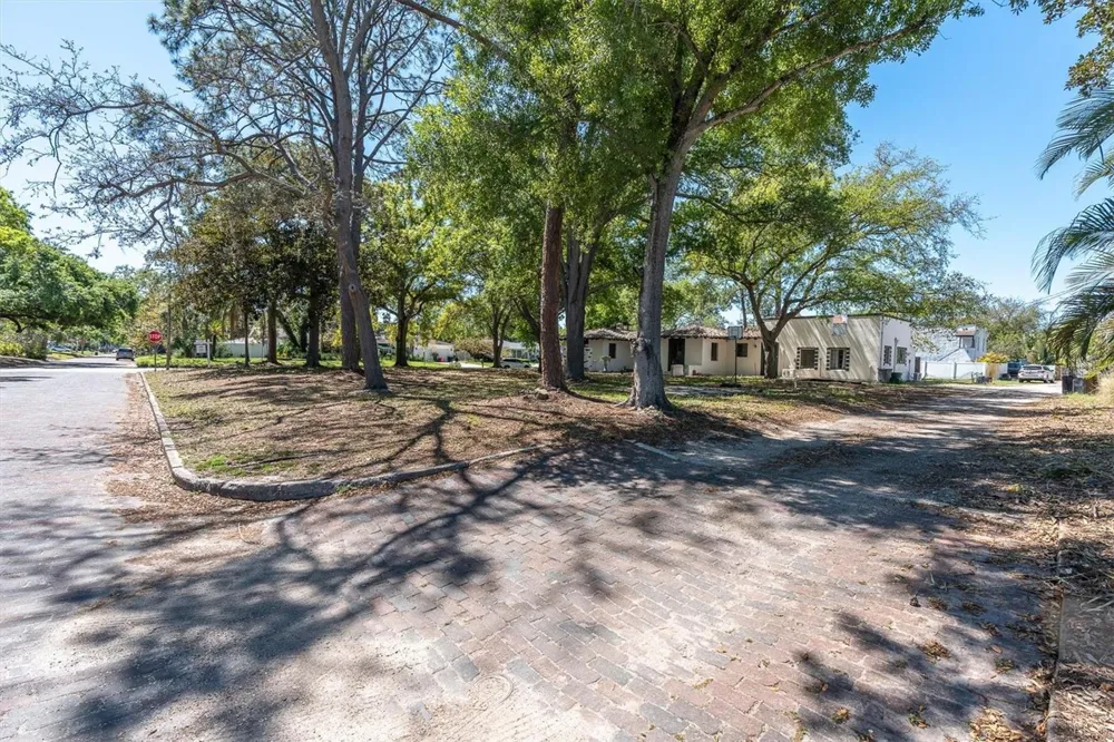 6201 11TH AVENUE S Gulfport, FL 33707