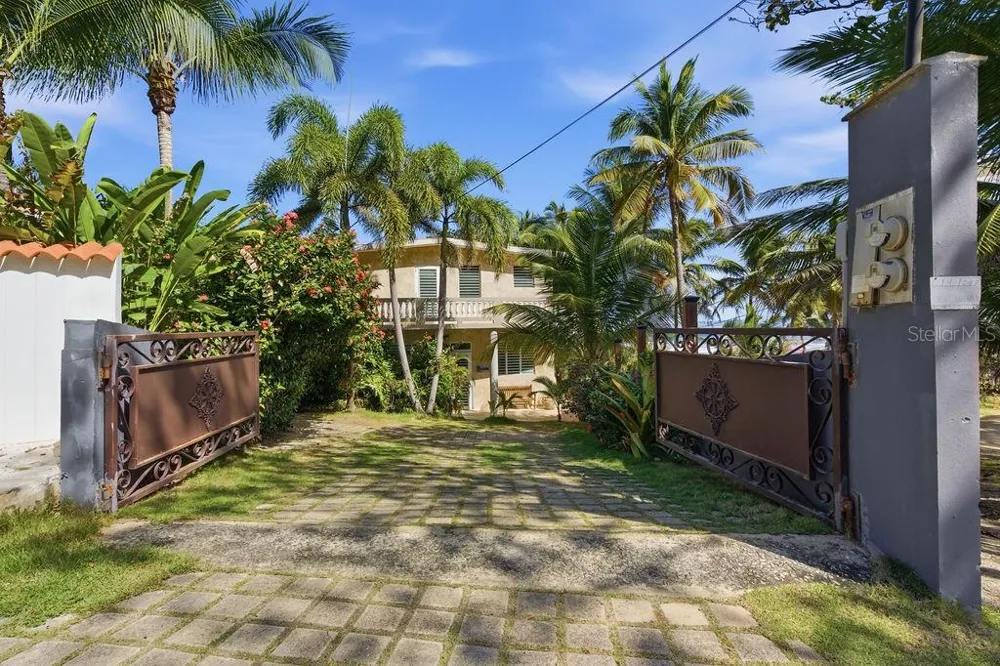 26 BARRIO PUNTAS SANDY BEACH Rincon, PR 00677