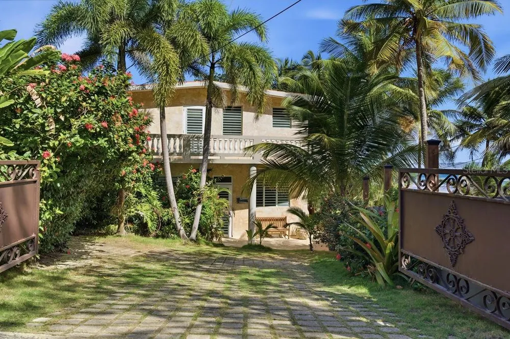 26 BARRIO PUNTAS SANDY BEACH Rincon, PR 00677