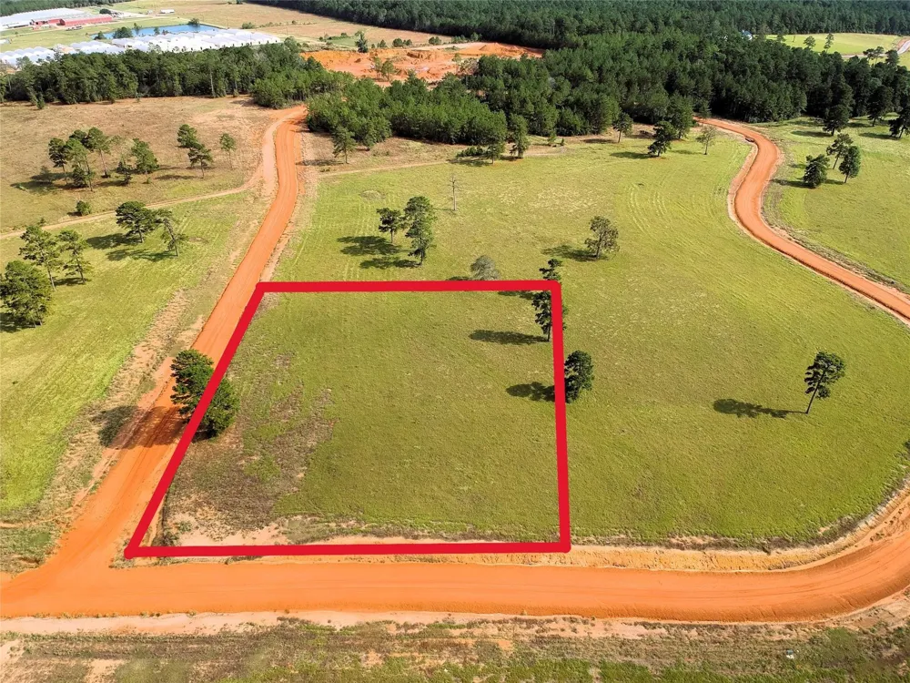88 Lakeland Loop Hillister, TX 77624