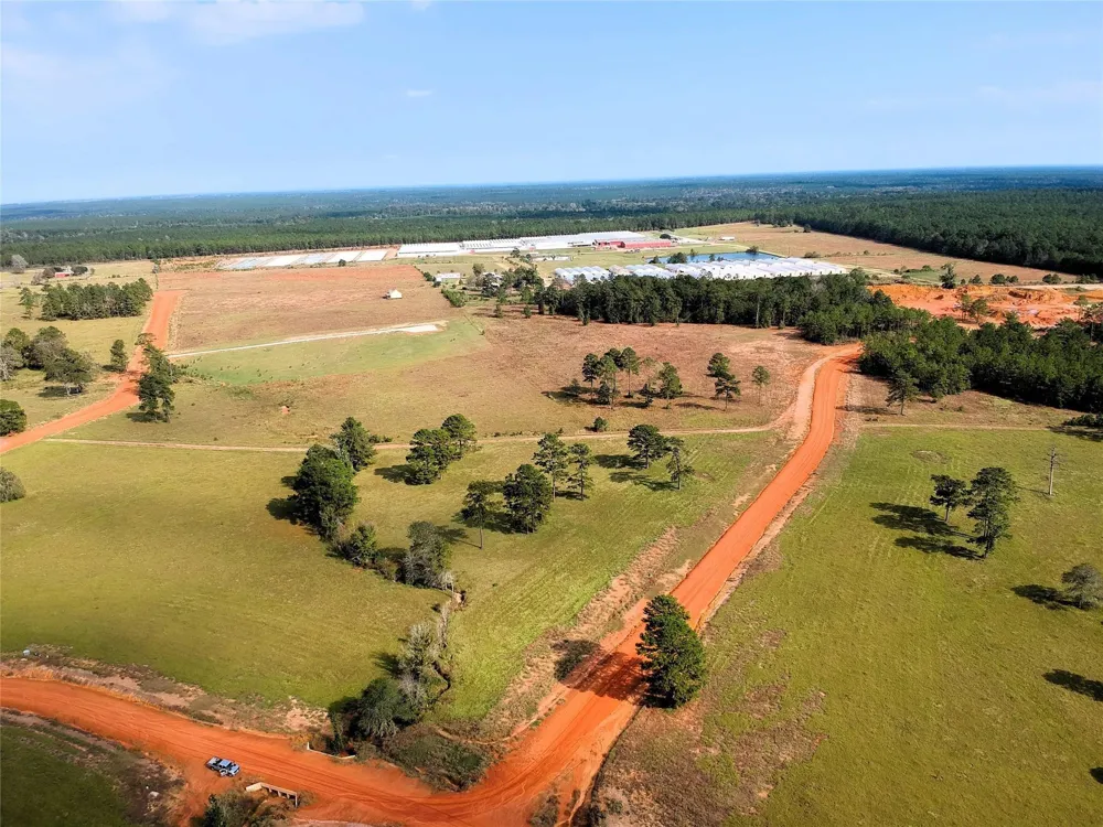 88 Lakeland Loop Hillister, TX 77624