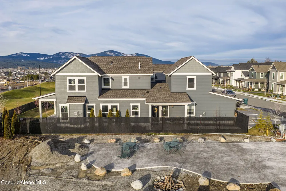 3351 Blaze Loop Post Falls, ID 83854