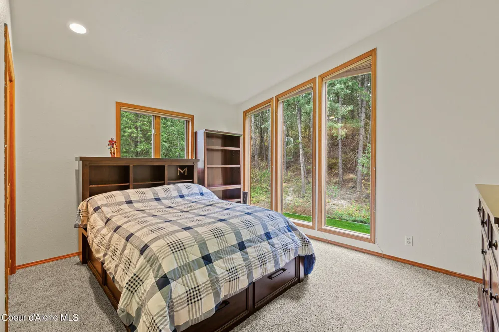 5999 E ROGER DRIVE Post Falls, ID 83854