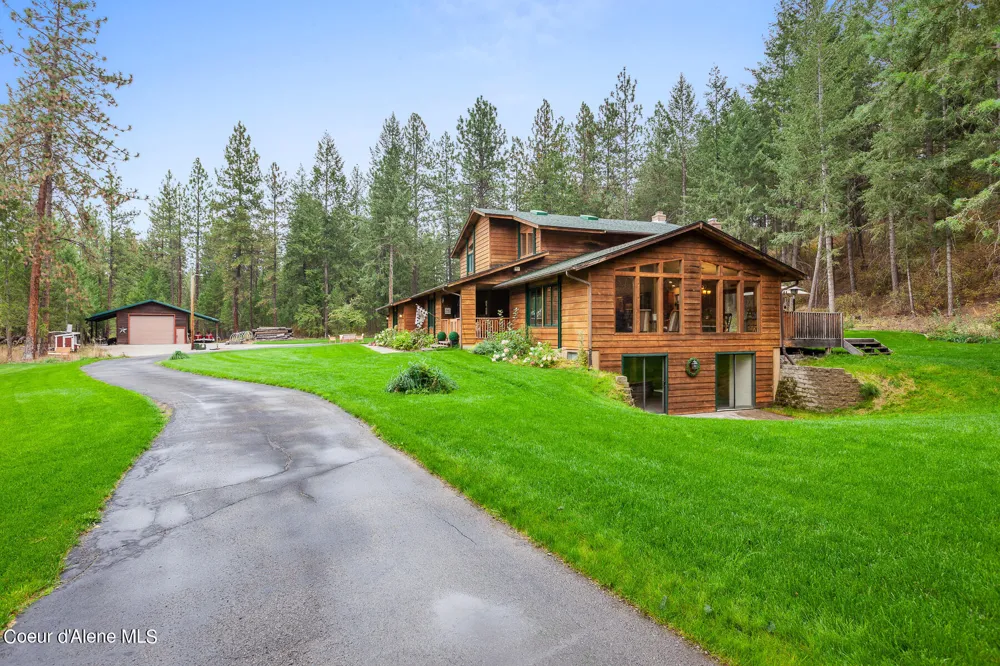 5999 E ROGER DRIVE Post Falls, ID 83854