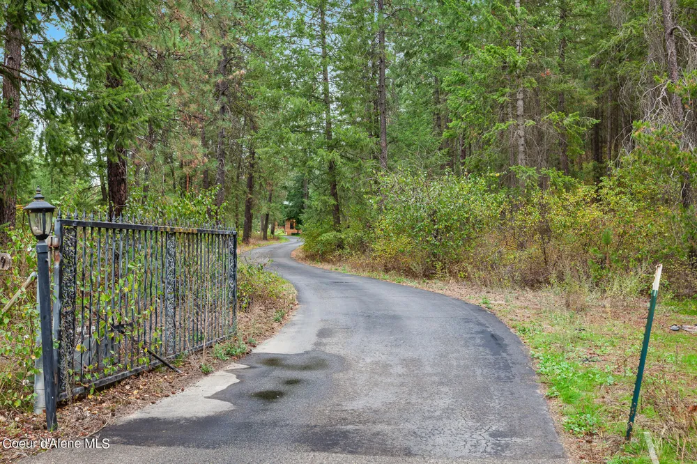 5999 E ROGER DRIVE Post Falls, ID 83854