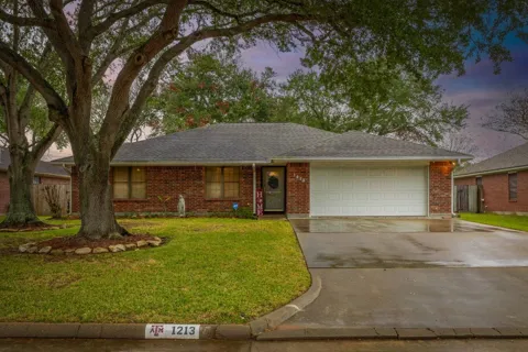 1213 Shadowlake Drive