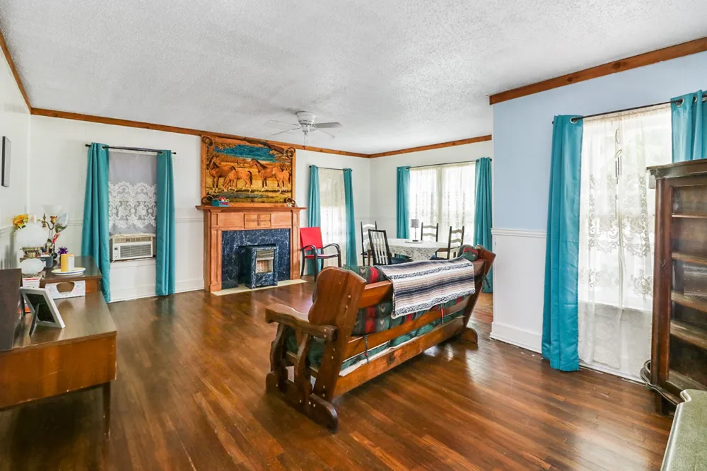 605 W Walnut Street Coleman, TX 76834