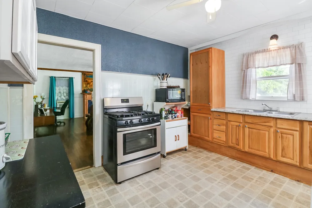 605 W Walnut Street Coleman, TX 76834