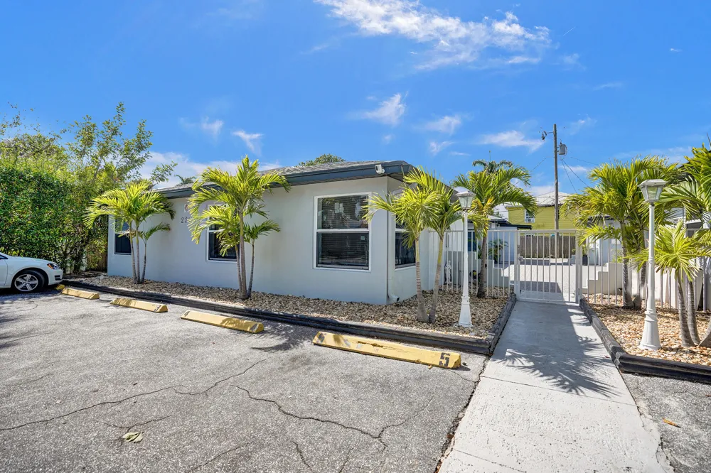 220 Walton Boulevard