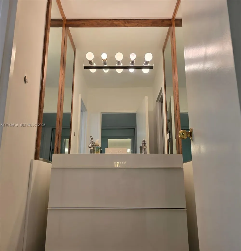 100 Lincoln Rd #503 Miami Beach, FL 33139