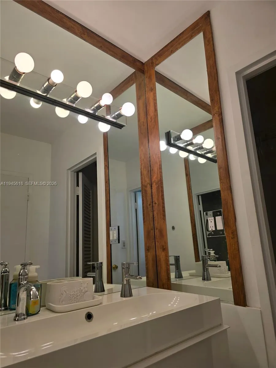 100 Lincoln Rd #503 Miami Beach, FL 33139