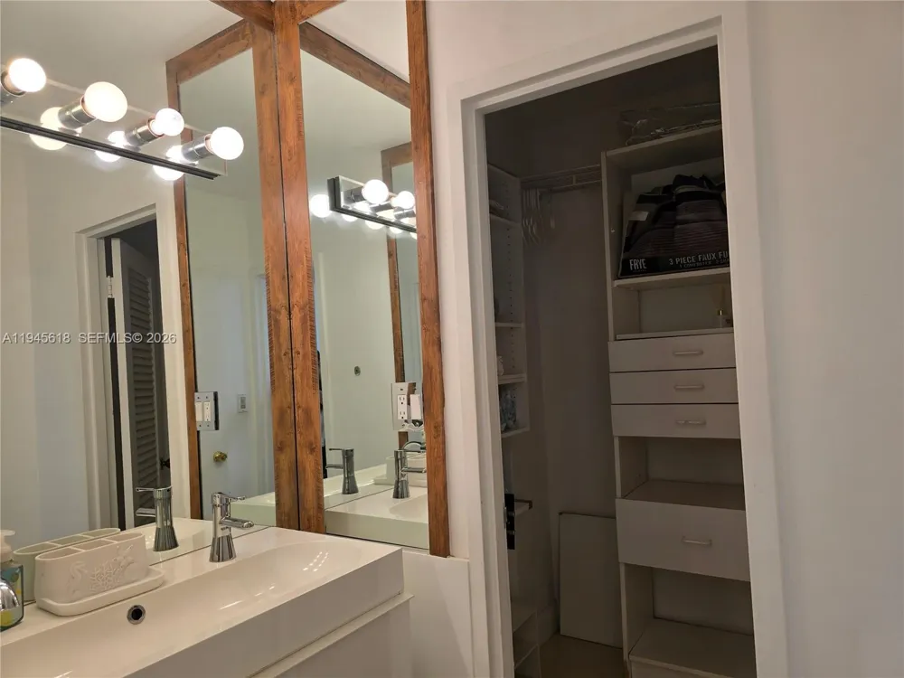 100 Lincoln Rd #503 Miami Beach, FL 33139