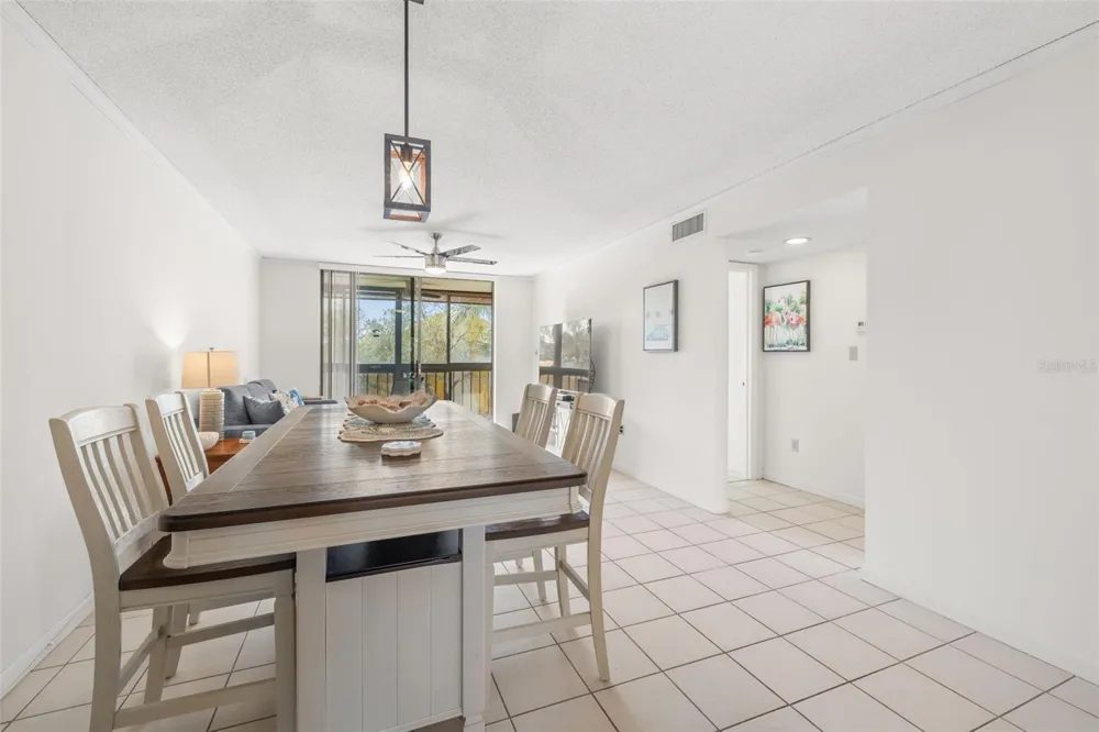 1316 PASADENA AVENUE S #204 South Pasadena, FL 33707