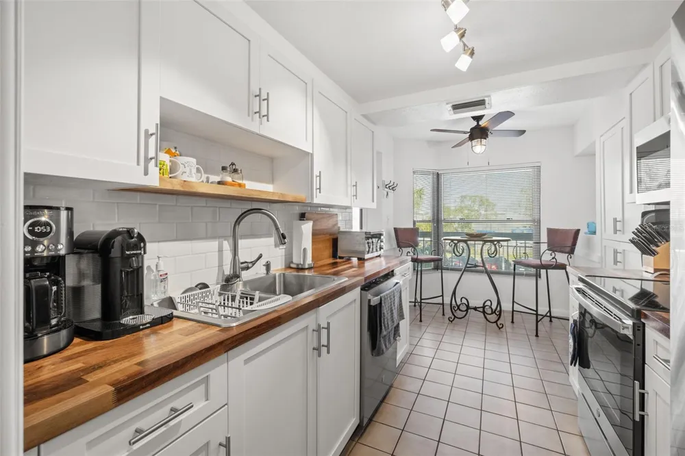 1316 PASADENA AVENUE S #204 South Pasadena, FL 33707