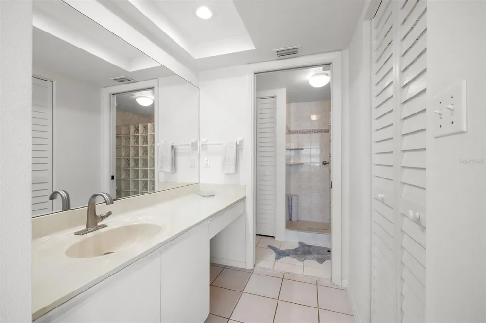 1316 PASADENA AVENUE S #204 South Pasadena, FL 33707