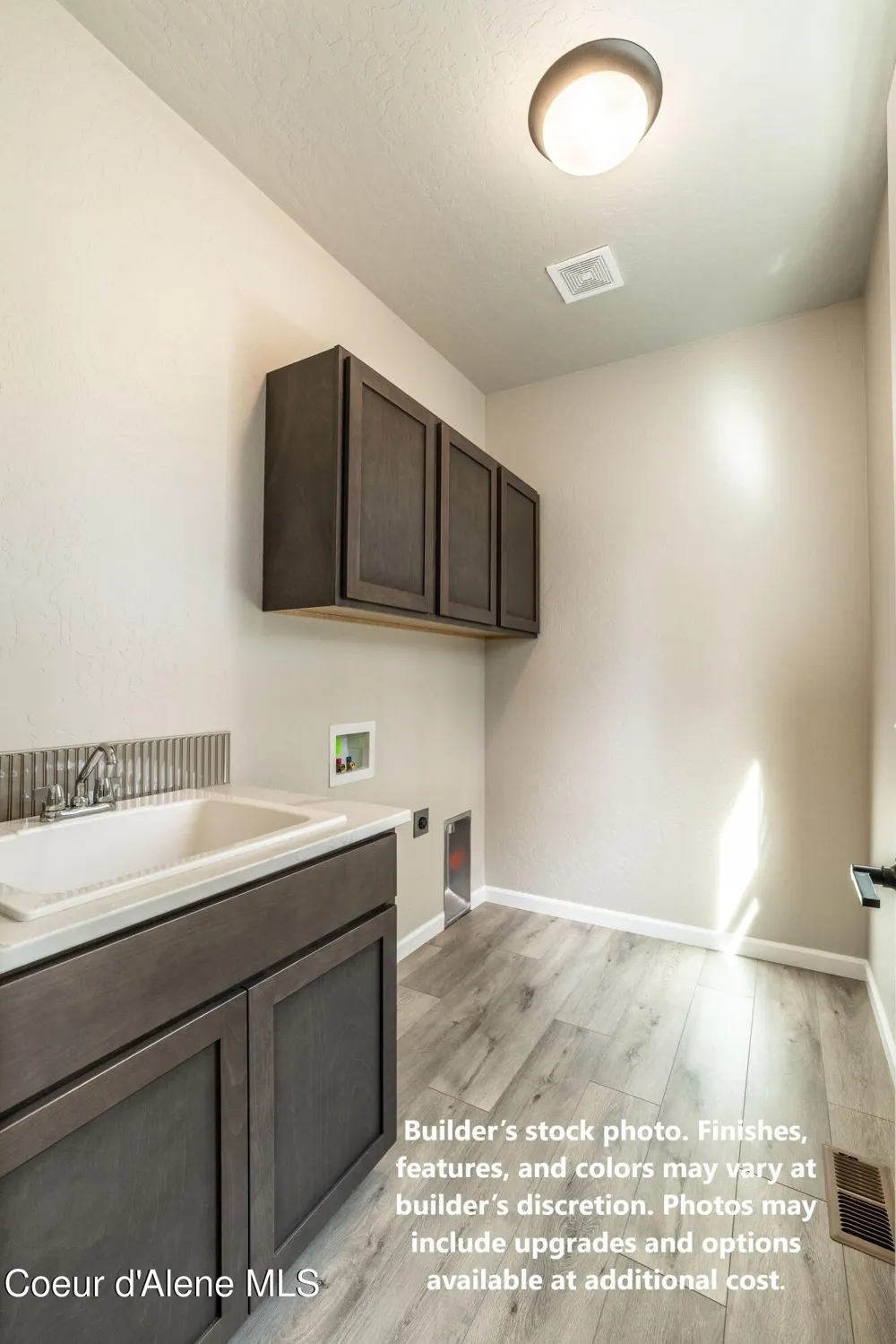 29831 Archer Road Athol, ID 83801