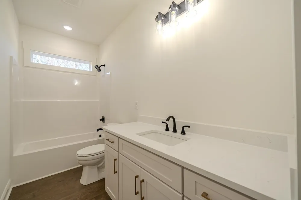 130 BELVEDERE CIR Savannah, TN 38372