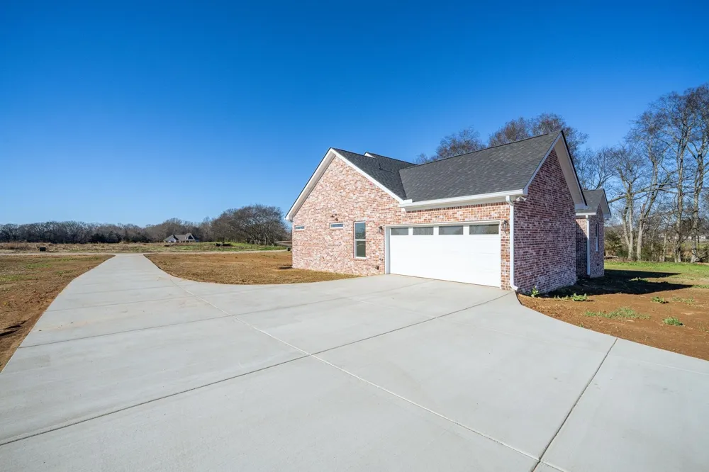130 BELVEDERE CIR Savannah, TN 38372