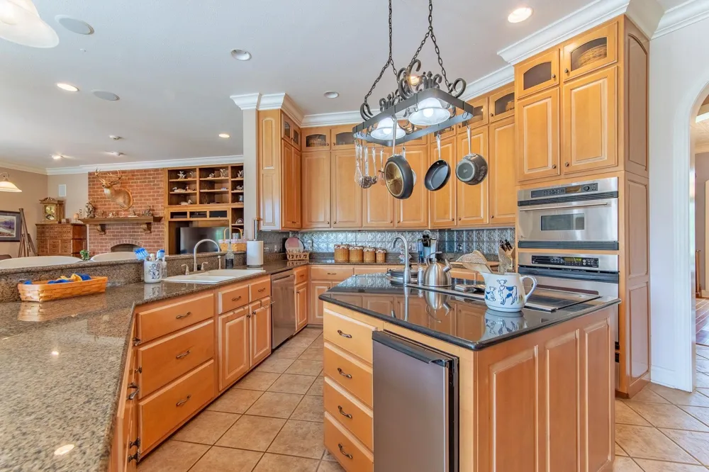 4265 CHARLIE POUNDS RD Stantonville, TN 38379