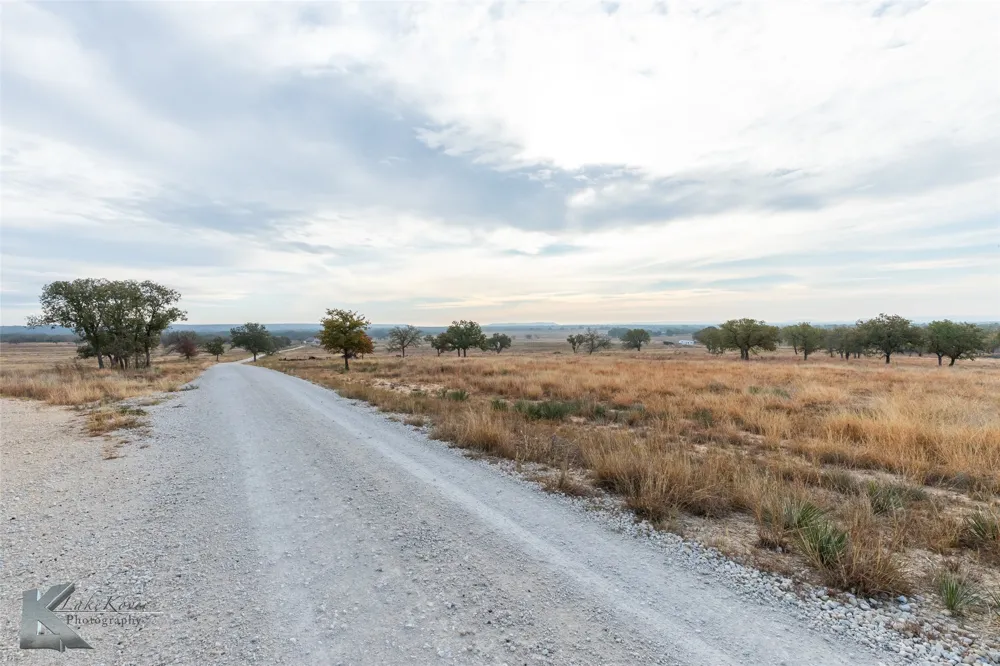 1034 County Road 207 Ovalo, TX 79541
